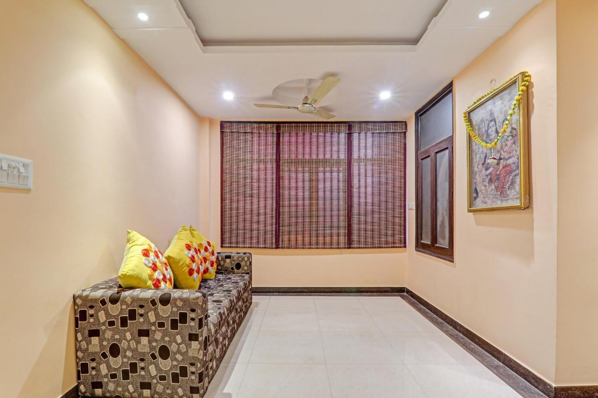 Super Capital O Townhouse Govinda Royal Hotel Kanpur Eksteriør billede