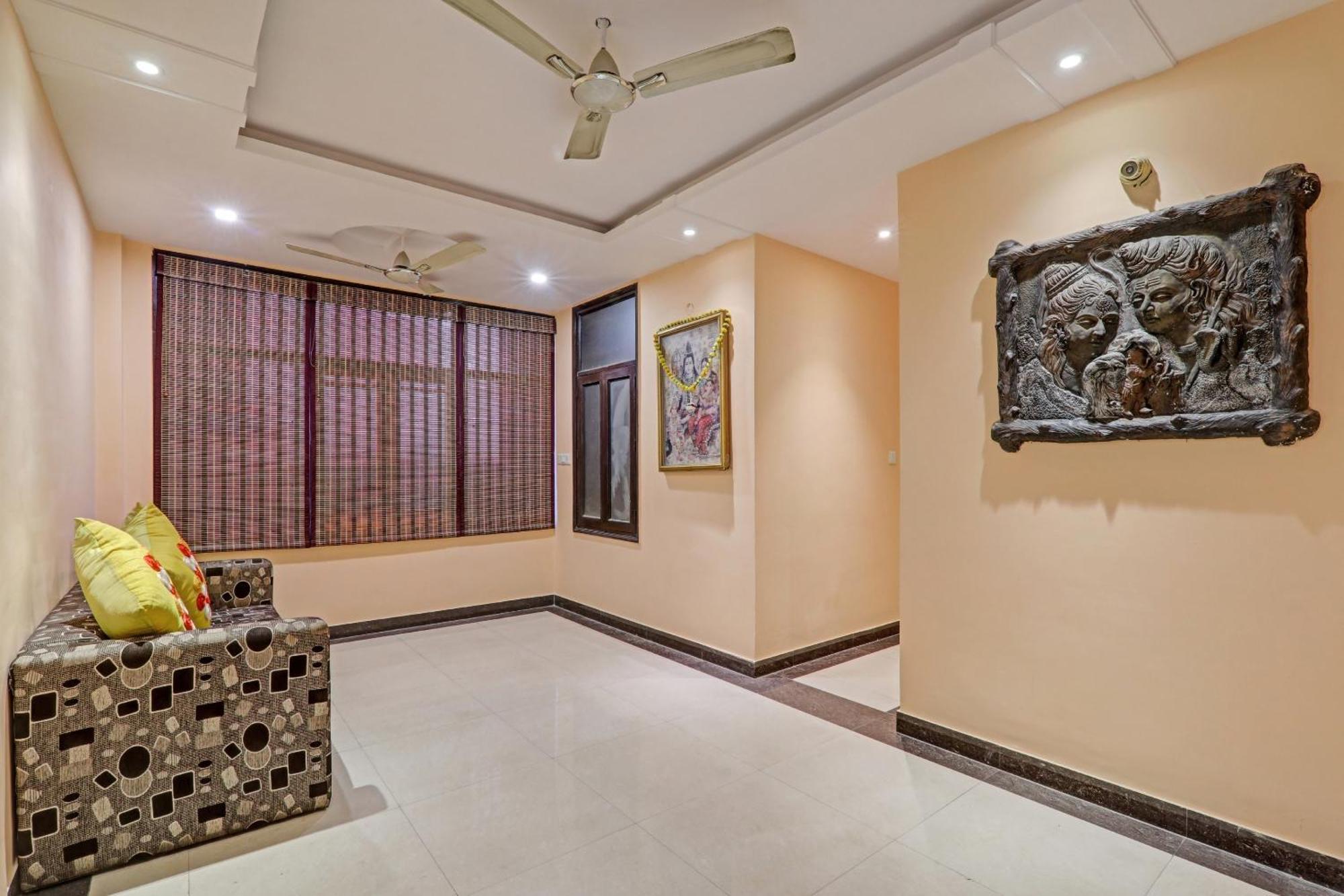 Super Capital O Townhouse Govinda Royal Hotel Kanpur Eksteriør billede