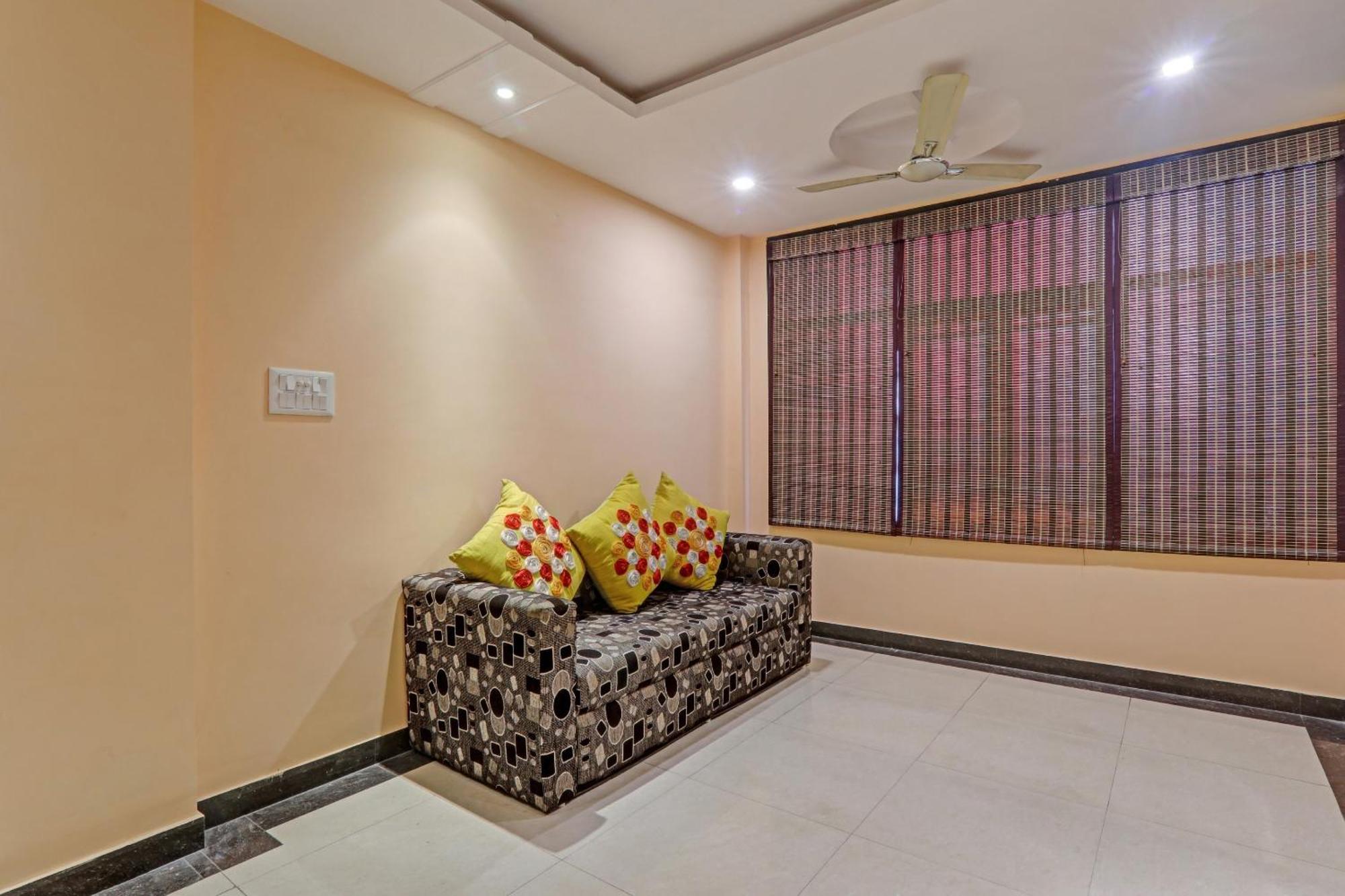 Super Capital O Townhouse Govinda Royal Hotel Kanpur Eksteriør billede