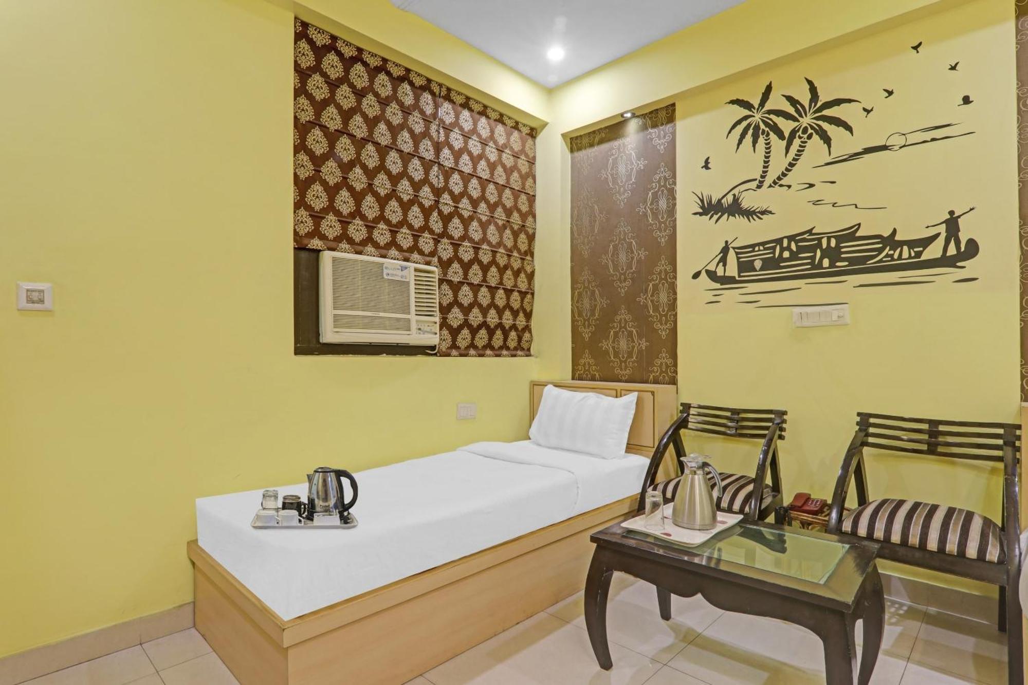 Super Capital O Townhouse Govinda Royal Hotel Kanpur Eksteriør billede