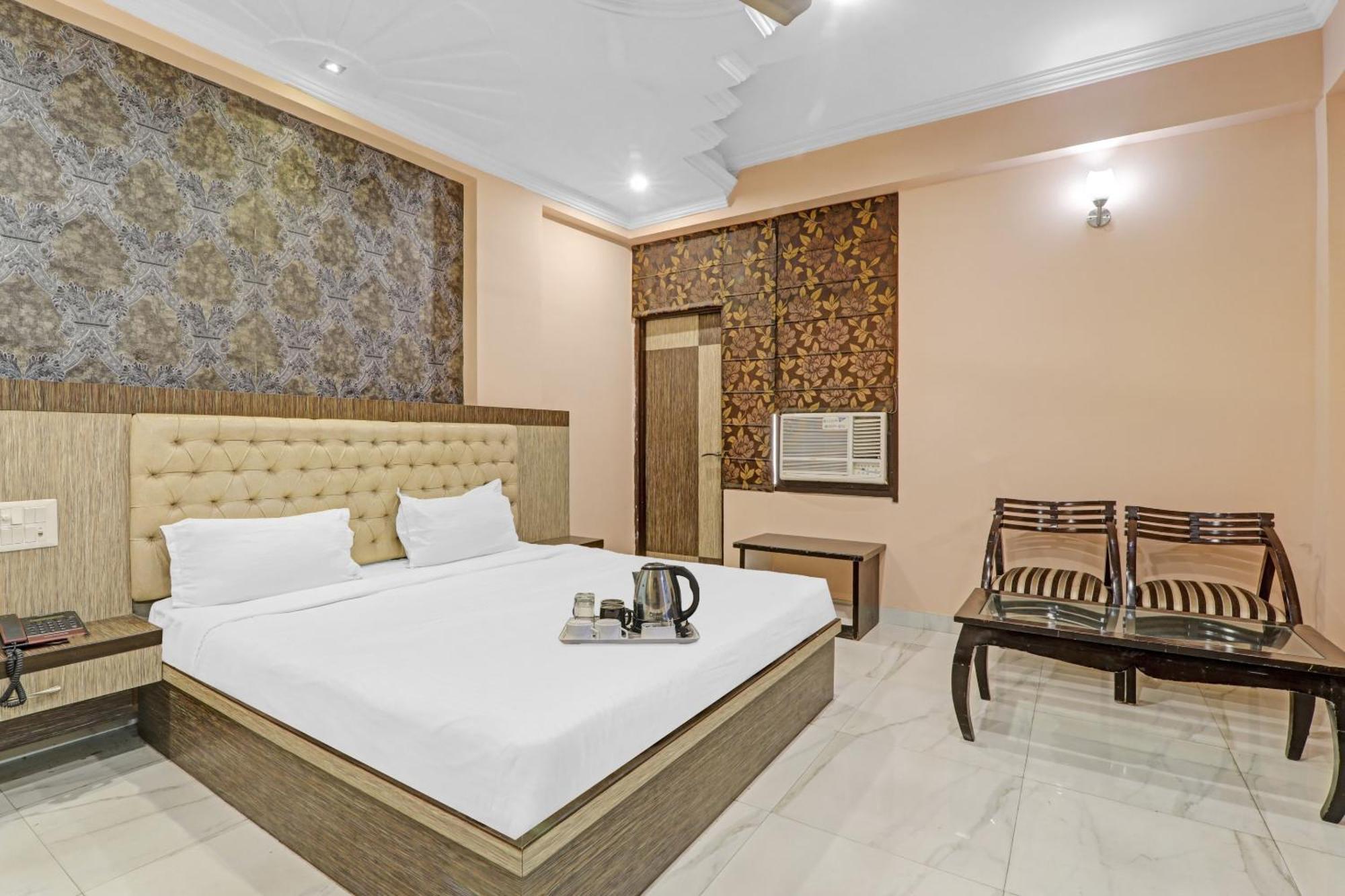 Super Capital O Townhouse Govinda Royal Hotel Kanpur Eksteriør billede