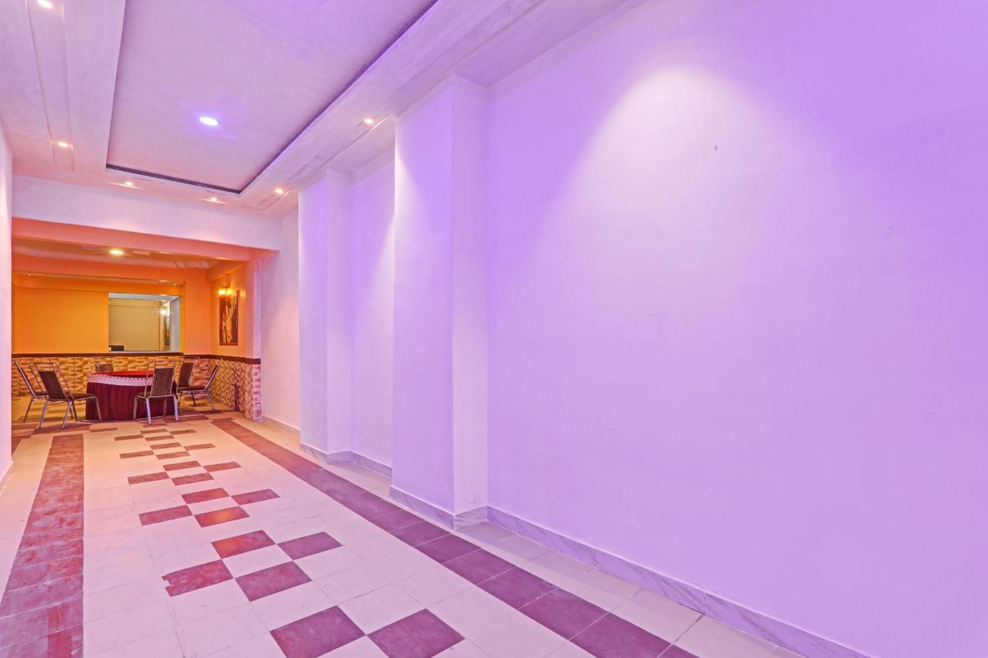 Super Capital O Townhouse Govinda Royal Hotel Kanpur Eksteriør billede